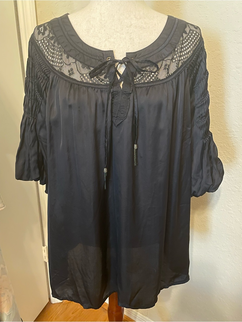 Sundance Women's XL Black Boho Cottagecore Lace Inset Smocked Sleeve Top